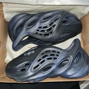 Yeezy Foam Runner Mineral Blue